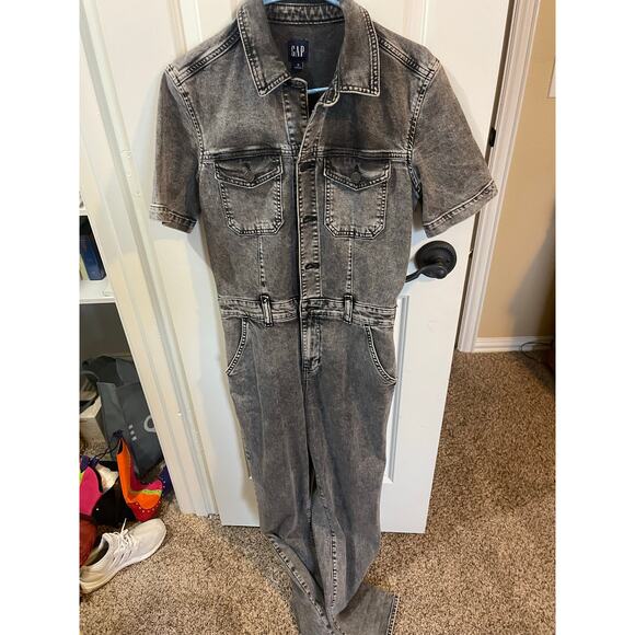 NWOT Gap jumpsuit size 0 - Picture 2 of 4